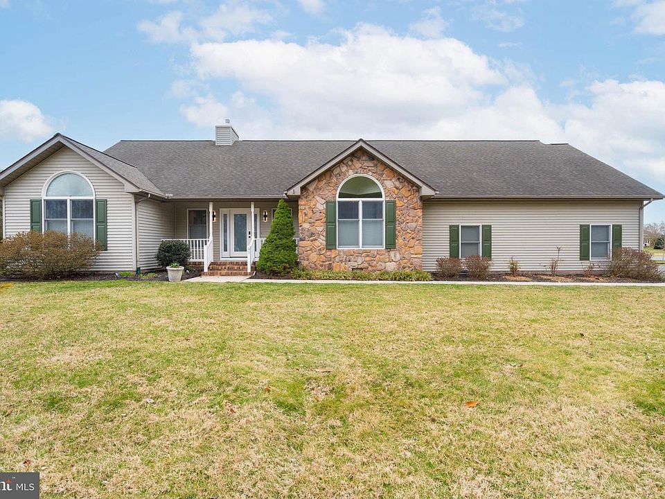 1st image of 93 Glade Cir W