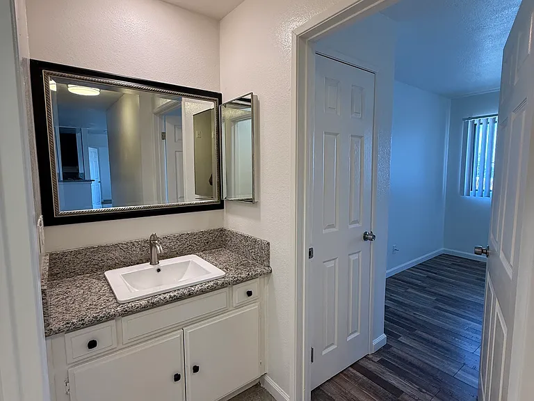 1600 W Carson St #212 — Photo 27