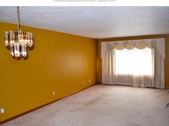 2nd image of 404 Skyline Dr