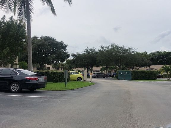 4th image of 3420 NW 47th Ave