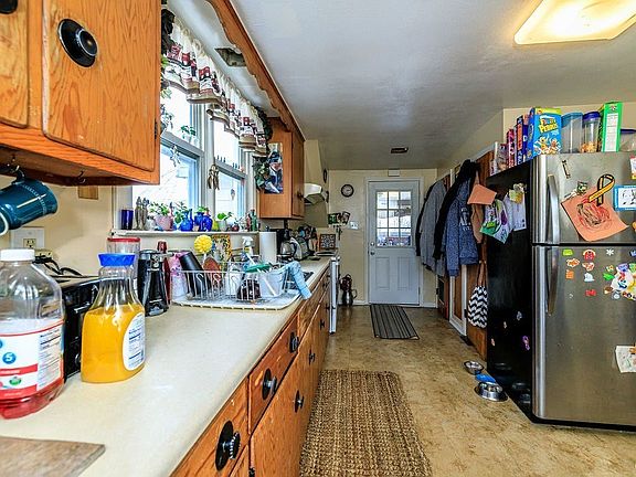3rd image of 413 2nd North St
