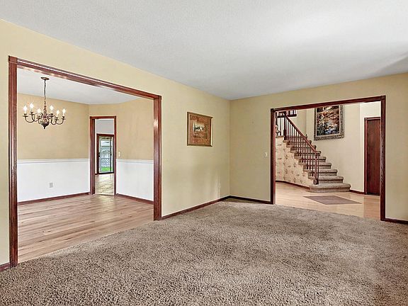 5th image of 1215 N Fieldcrest Ct