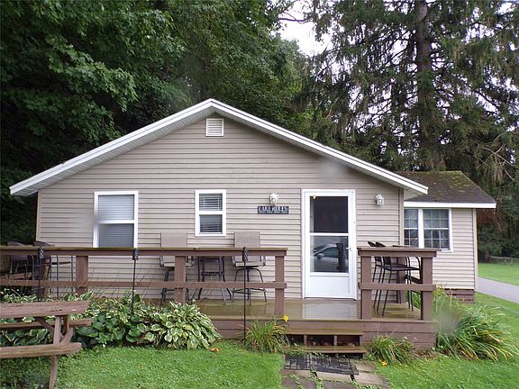 3rd image of 325 Elk Creek Rd