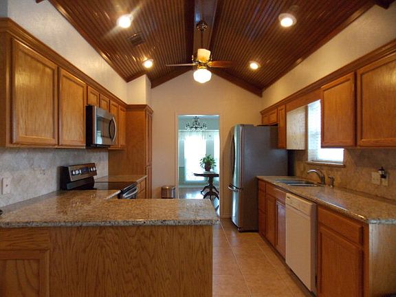 4th image of 9496 Northmeadow Dr