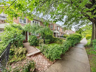 6717 Harrow St, Flushing, NY, 11375