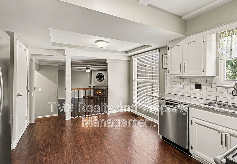 16616 W 144th St — Photo 8
