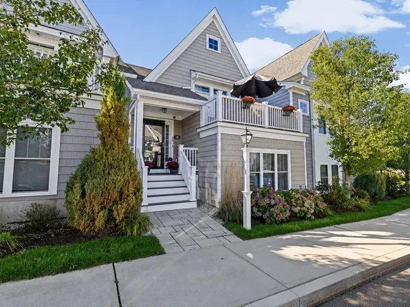 30 Sunflower Way, Plymouth, MA 02360
