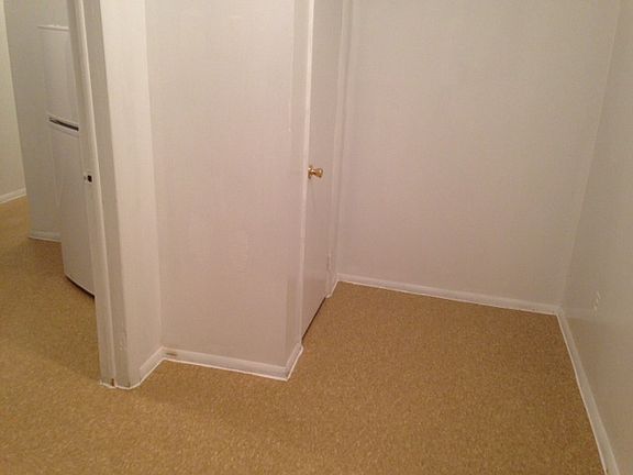 5th image of 242 E 117th St APT 3