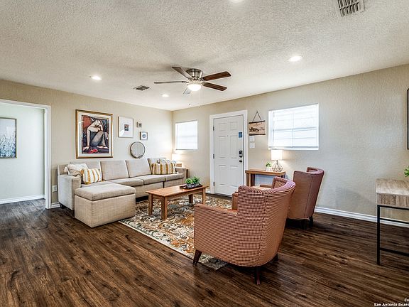 5th image of 2521 W WOODLAWN AVE
