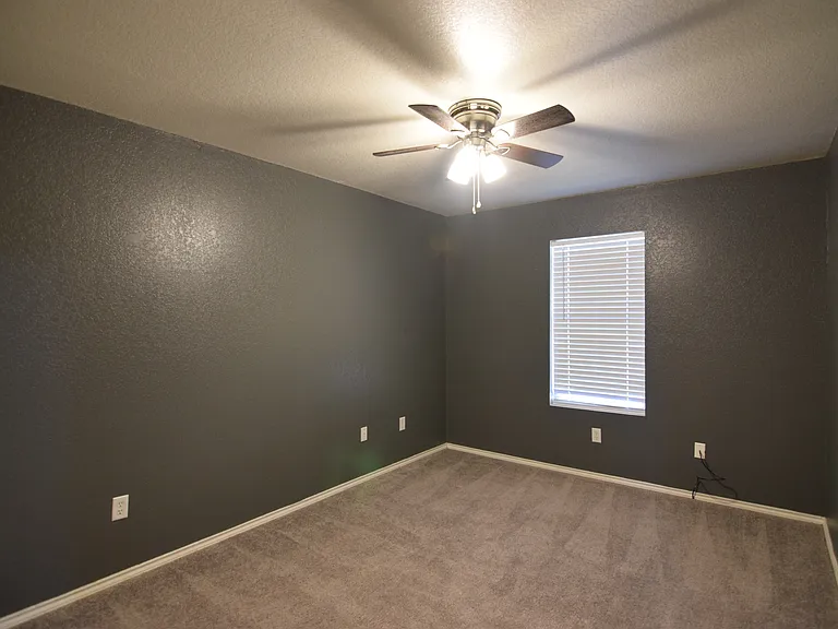 401 Dixon Dr — Photo 21