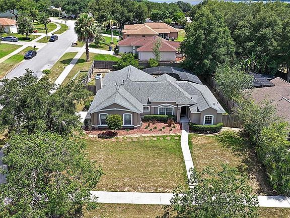 2nd image of 892 Park Valley Cir