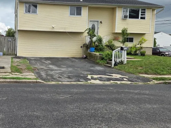 (undisclosed Address), Brentwood, NY 11717