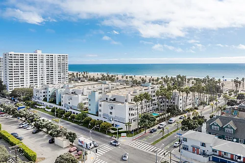 150 Ocean Park Blvd #423 Photo 1