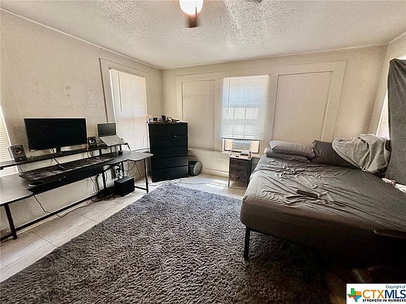 5th image of 608 E Pine St