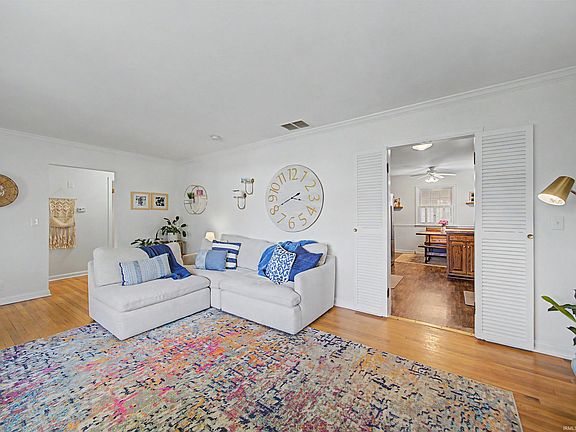 5th image of 218 S Parker Dr