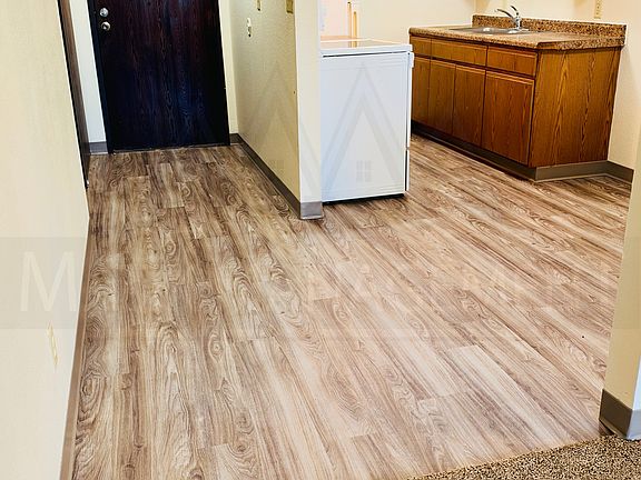 2nd image of 302 6th St SW APT 201