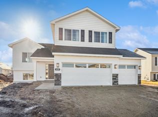 1315 Woods Rd NE, Isanti, MN 55040