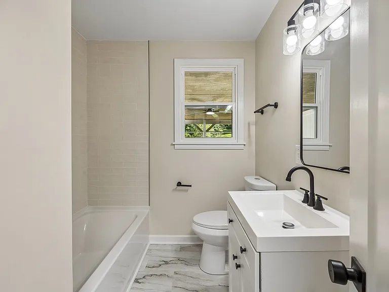 2208 Larimore Dr — Photo 10