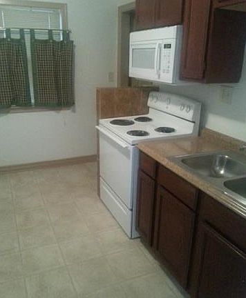 3rd image of 4426 Cleveland Ave