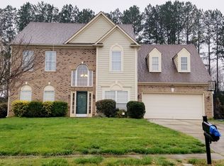 614 Meadow Lake Dr, Matthews, NC 28105