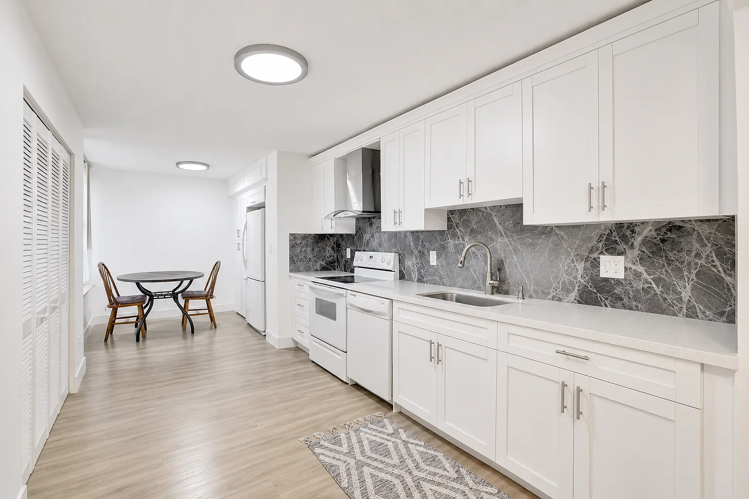 3 bed, 1380 sqft, $2,800 — Photo 2