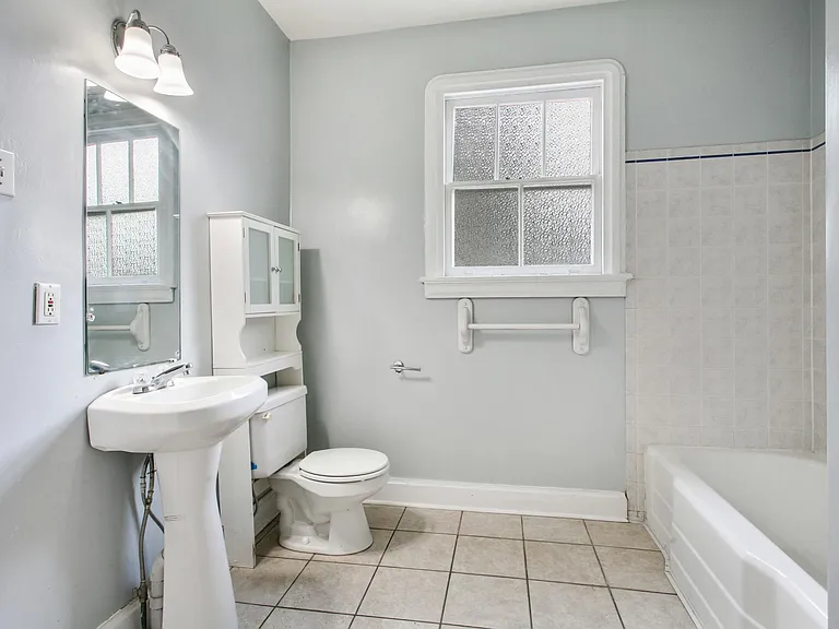 2102 S Carrollton Ave — Photo 9