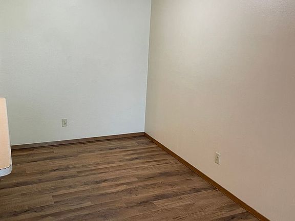 3rd image of 524 14th St S #403