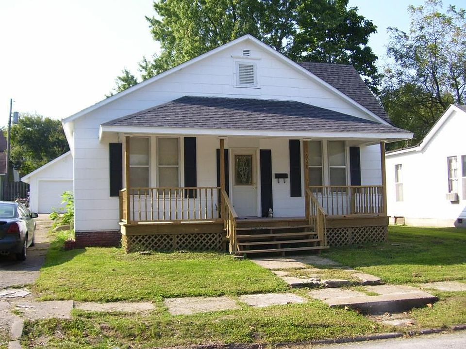 1st image of 608 E Illinois St