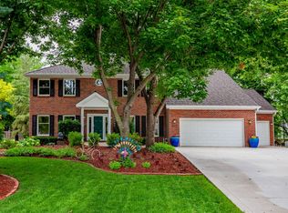 917 57th Pl, West Des Moines, IA 50266