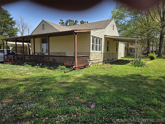 2nd image of 910 N Parkinson Ave