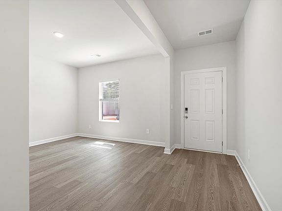 Welcome to the Brentwood floorplan at Holland Park.