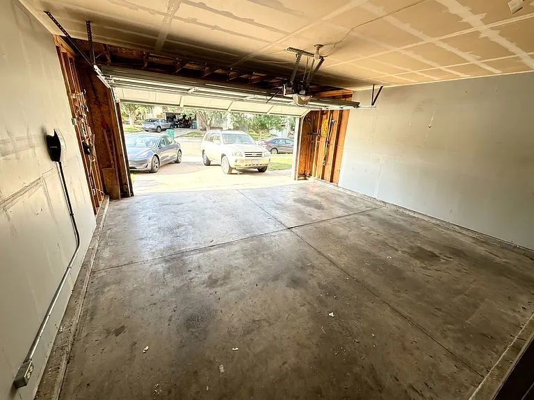 8043 Clay Dr — Photo 35