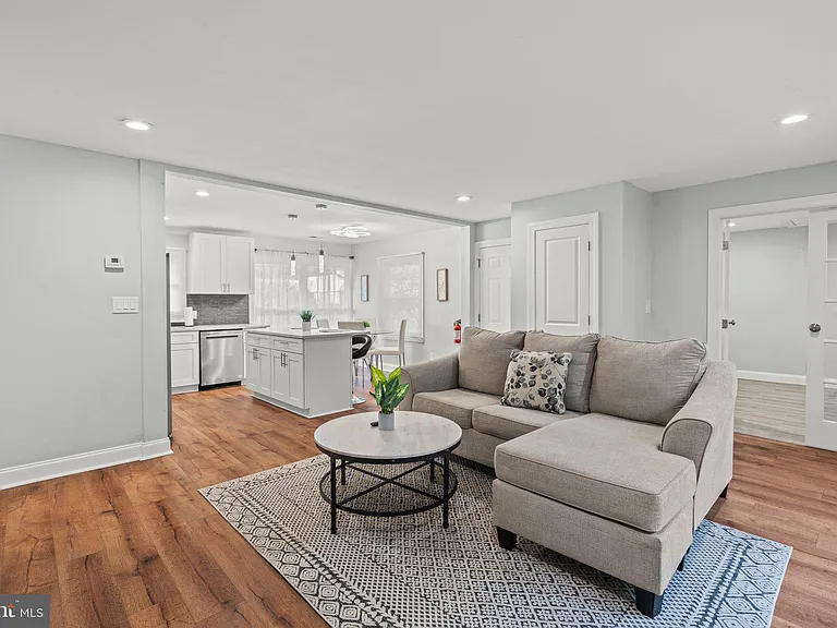 124 Pennypacker Dr — Photo 10