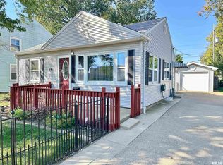 1417 Earl St, Pekin, IL 61554