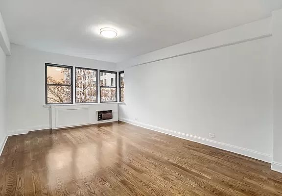 5th image of 20 Beekman Pl APT 1F