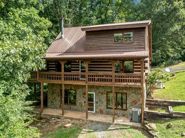 77 Long View Ln, Ellijay, GA 30536