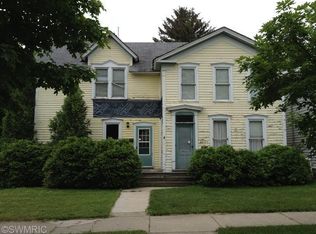 269 5th Ave, Manistee, MI 49660