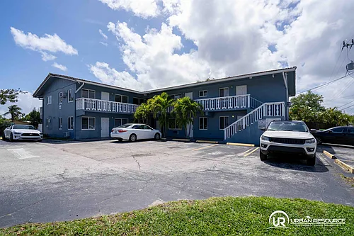 3049 NW 9th Ave Photo 1