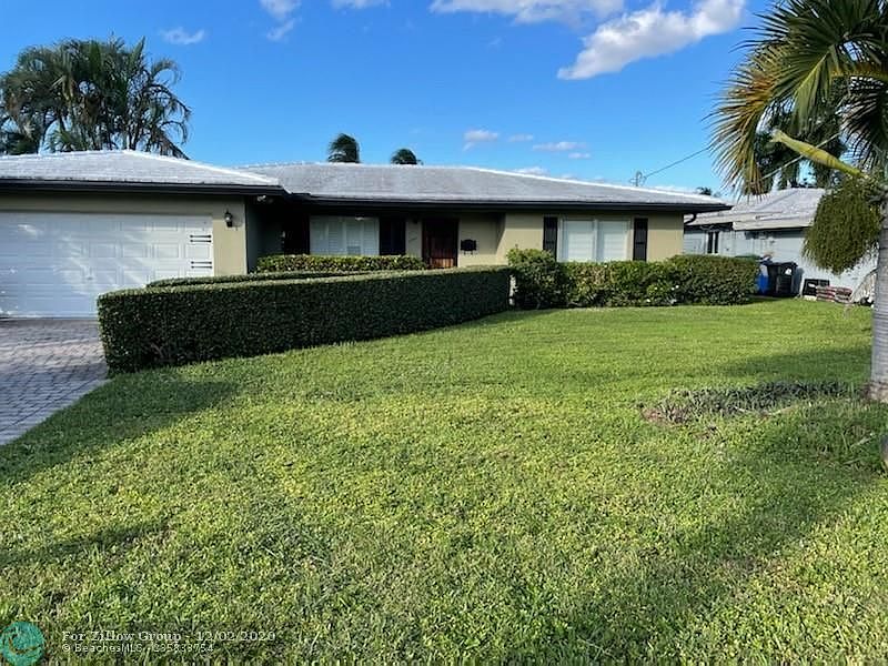 2nd image of 1741 Poinsettia Dr