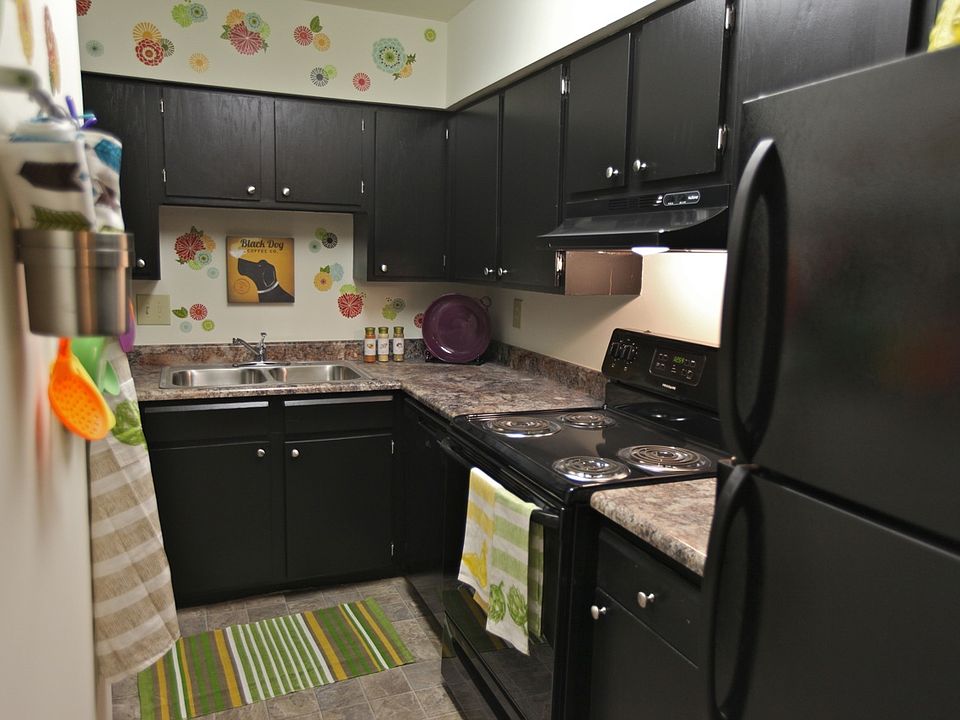 1st image of 4921 Bloomfield Dr APT H