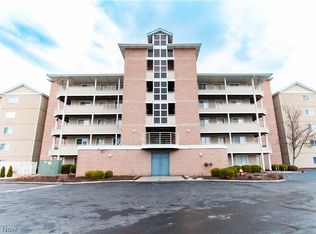 30 Marina Point Dr, Sandusky, OH