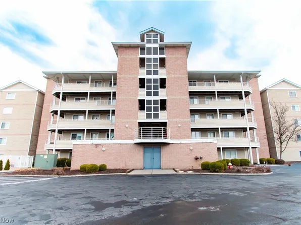 30 Marina Point Dr, Sandusky, OH 44870