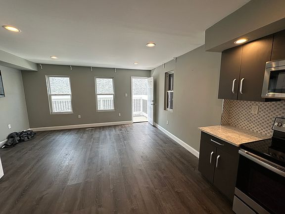 5th image of 648 South St Floor 2