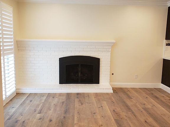 2nd image of 233 E Laguna Dr