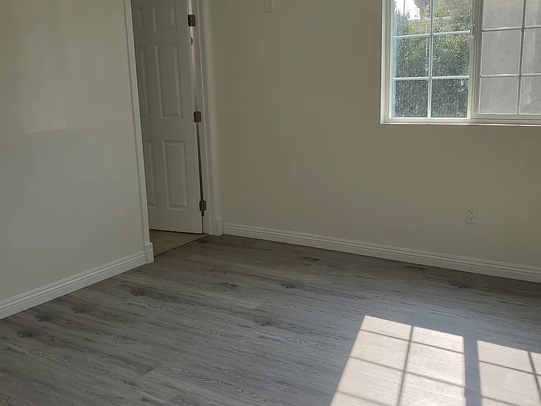 5306 Romaine St — Photo 4