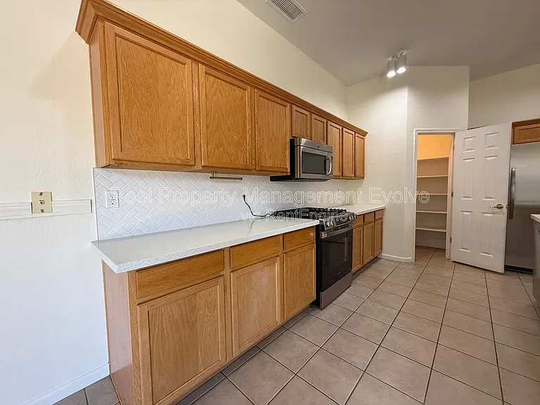 281 W Flamingo Dr — Photo 14
