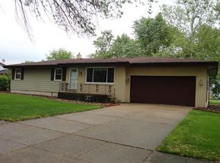 9407 Arthur St, Crown Point, IN 46307