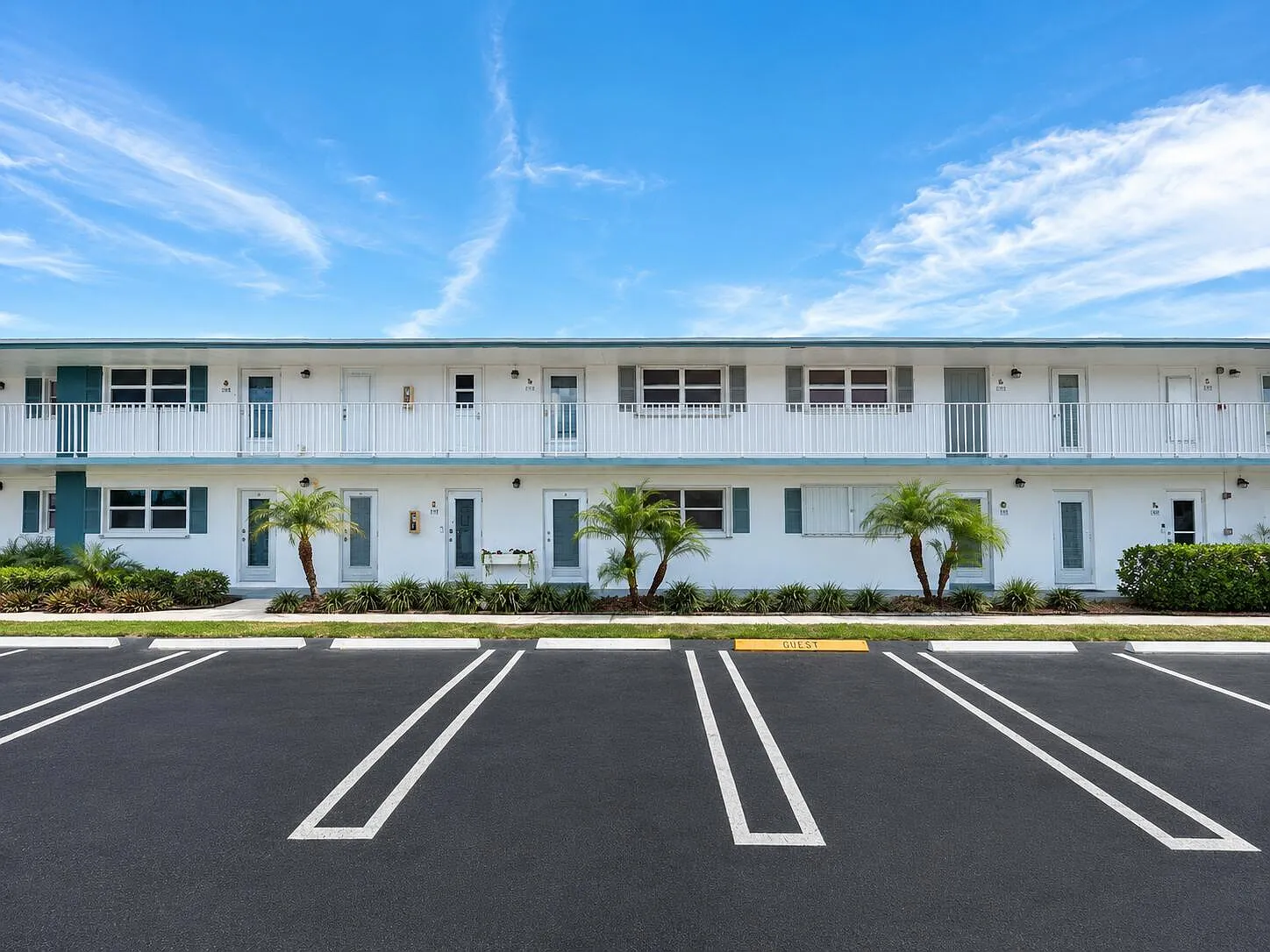 2 bed, 1.0 bath, 729 sqft, $1,700 — Photo 1