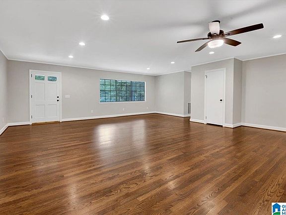 3rd image of 420 Redmayne Rd