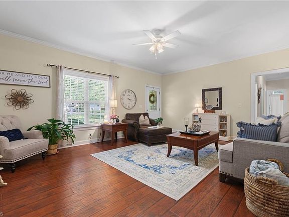 4th image of 354 Merrimont Dr